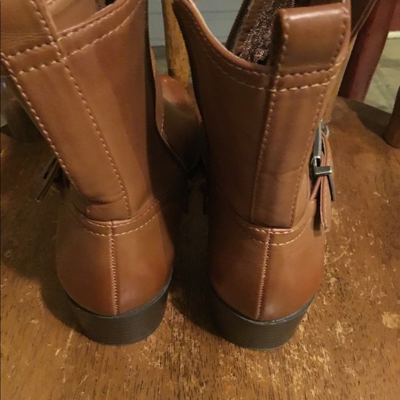 Boots - Picture 5 of 7